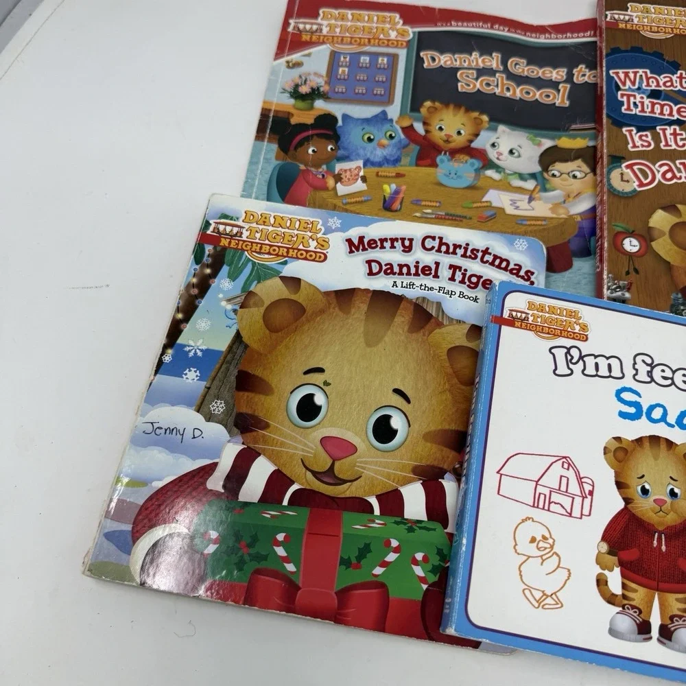 Daniel Tiger's Neighborhood Books Lot Of 6 HCs & PBs - Daniels Goes Potty +